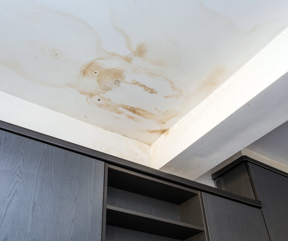 5 signs of serious water damage